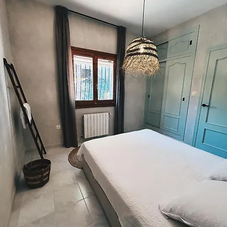Authentic With Private Pool & Stunning View *